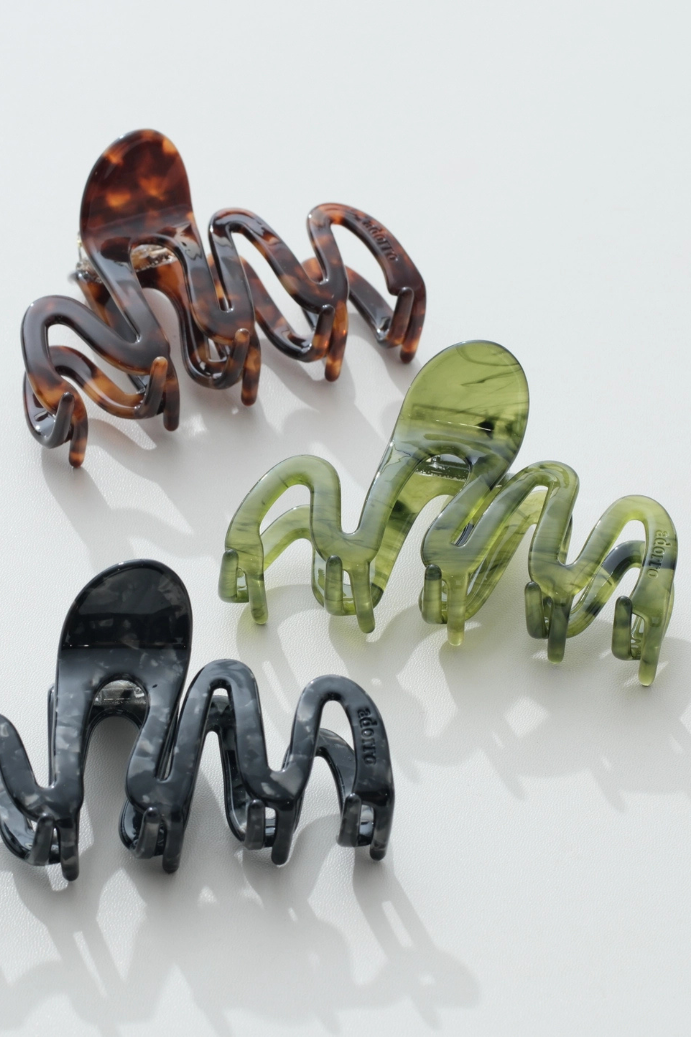 Willow Olive Large Squiggle Claw Clip