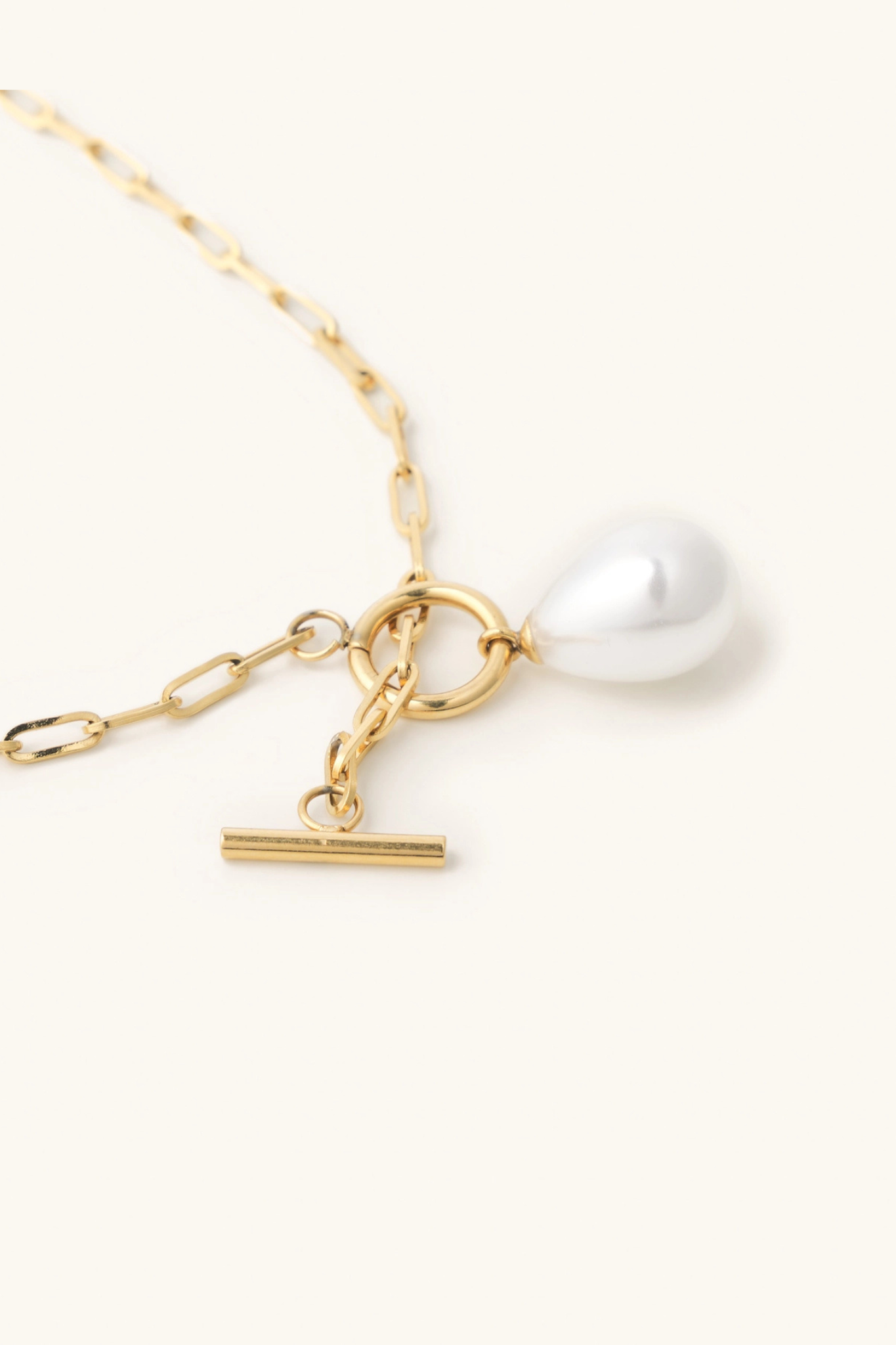 Ursula Pearl Toggle Necklace