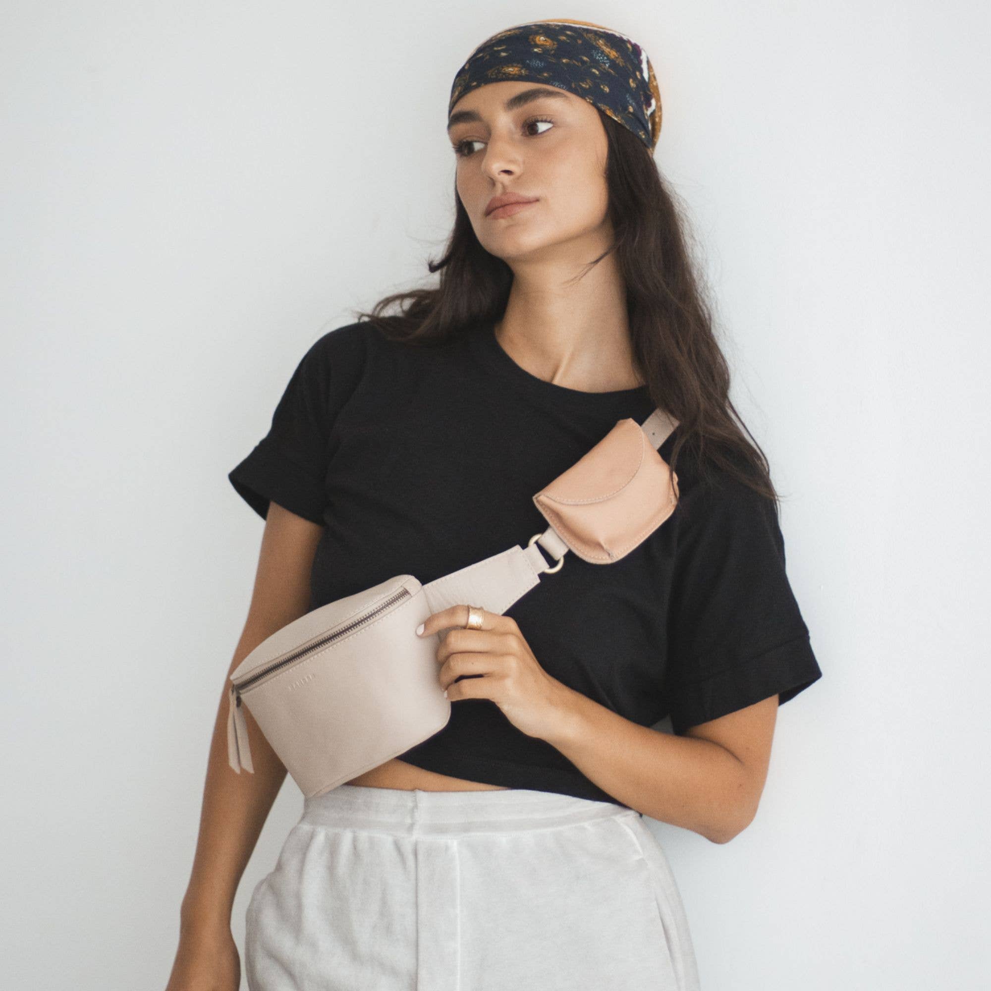 Billie Wallet Pouch - Sand