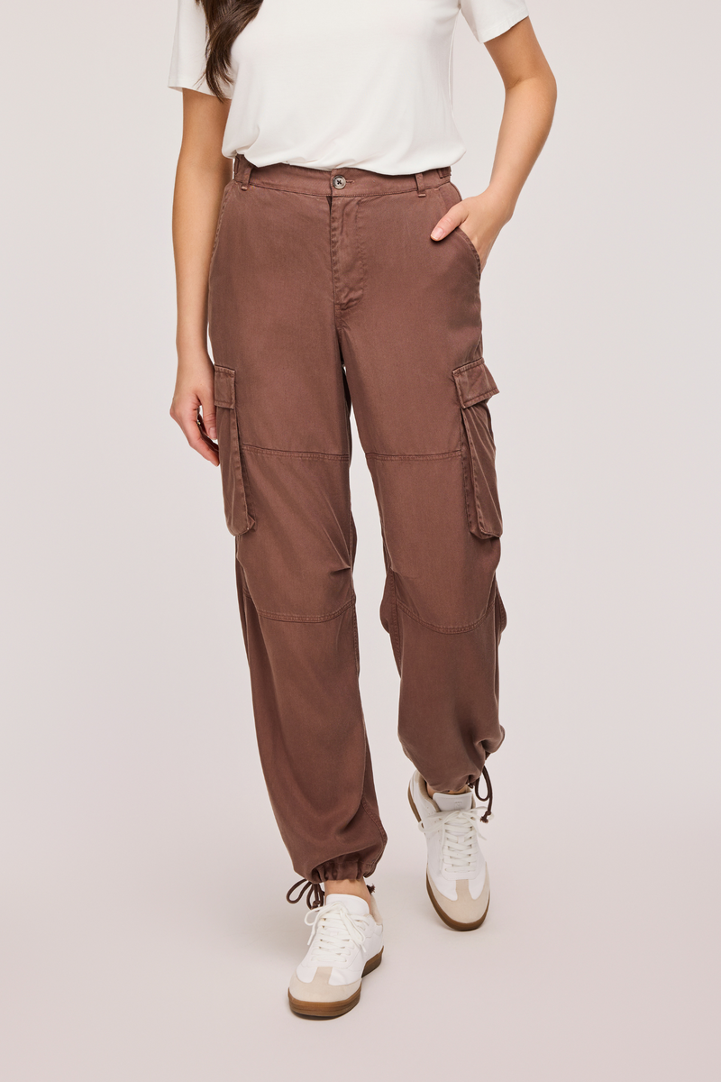 Avery Brunette Pant