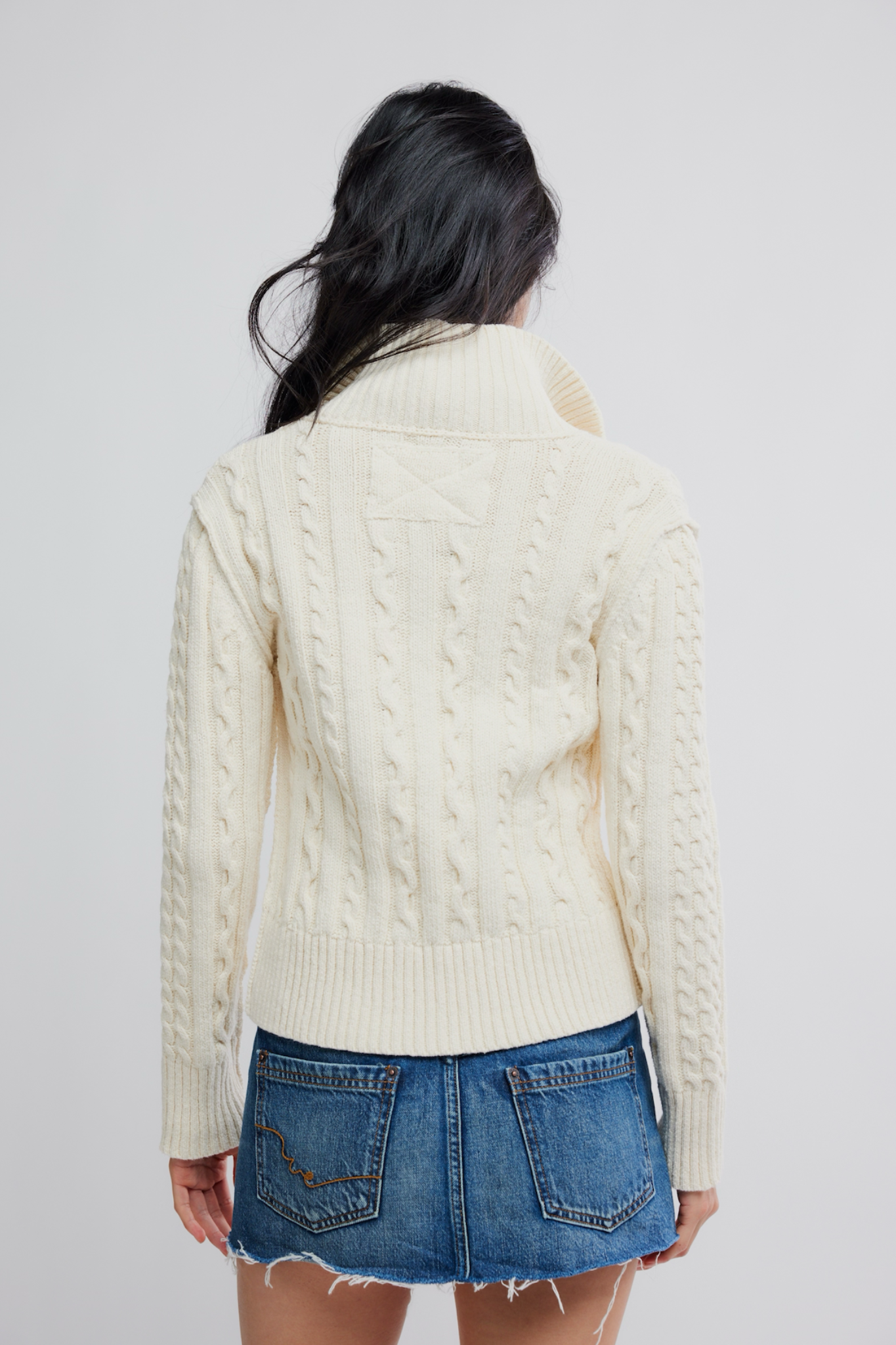 Cable Collar Ivory Cardi