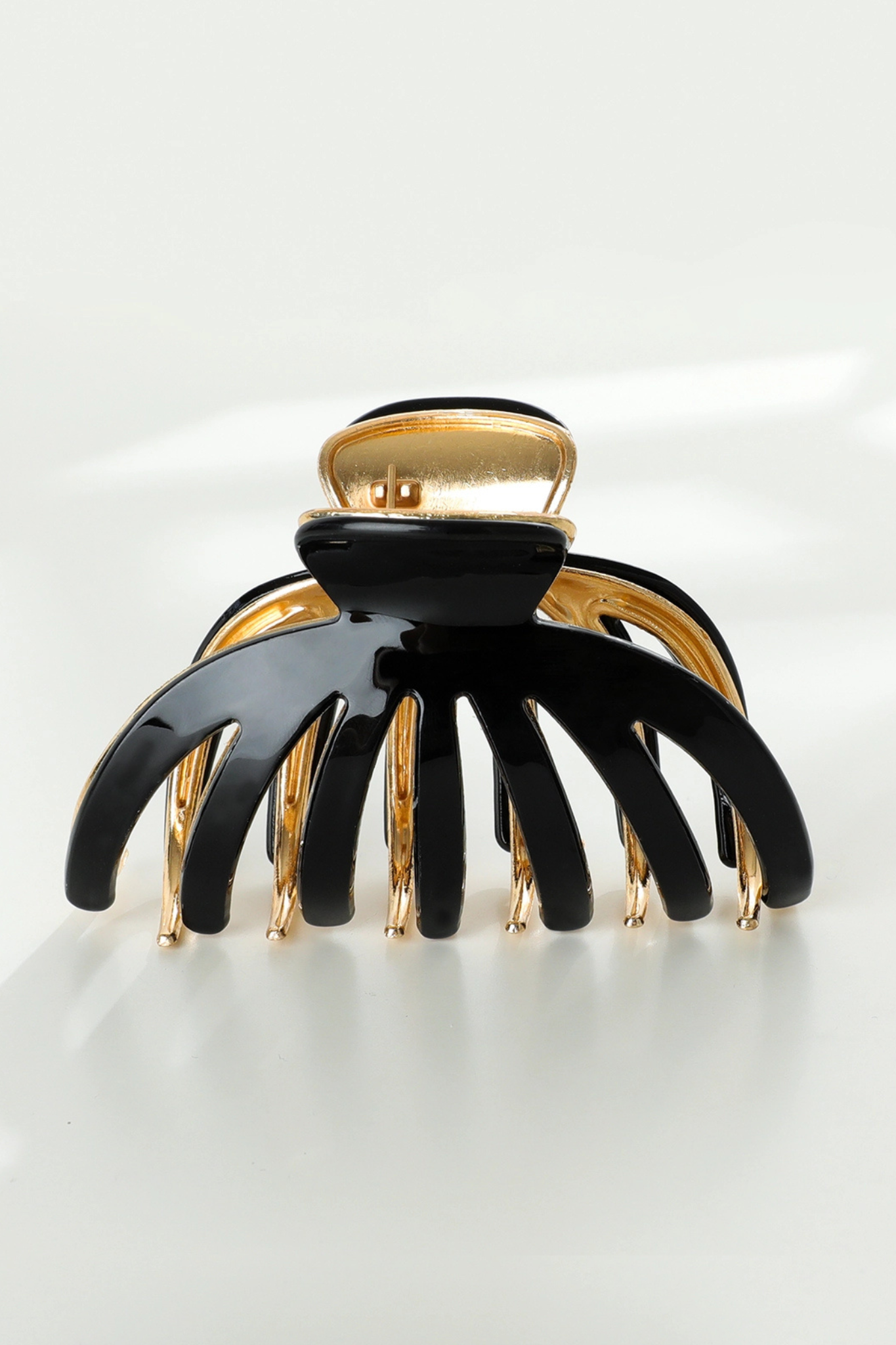 Hailey Black Octopus Claw Clip
