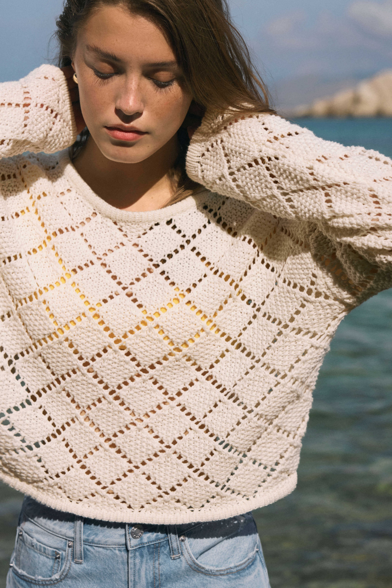 Hullen Cloud Crochet Pullover