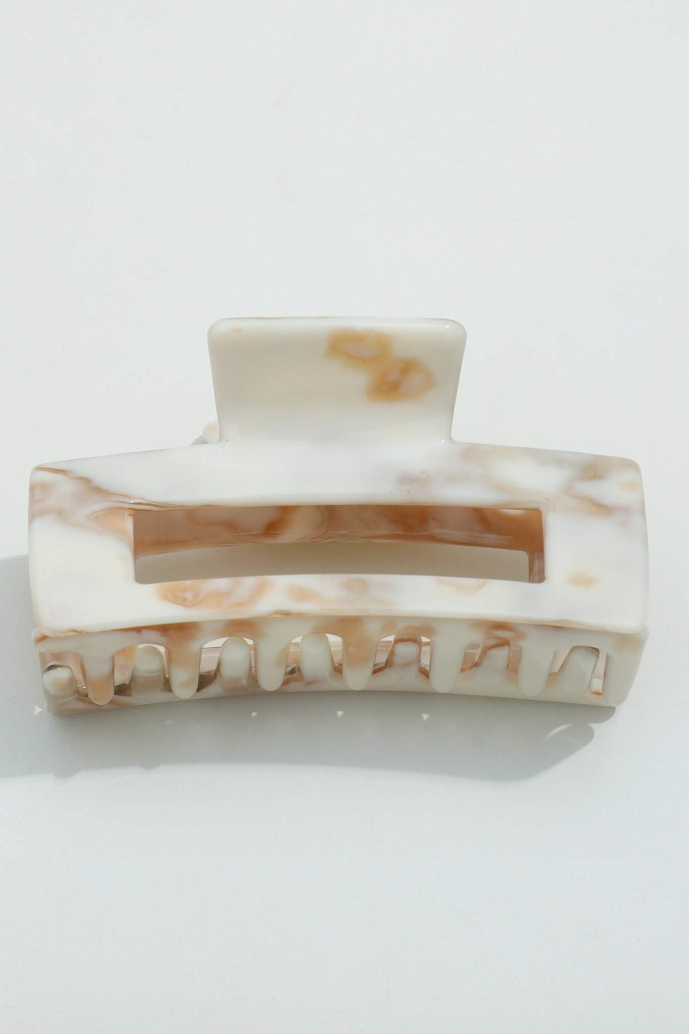 Calacatta Classic Claw Clip