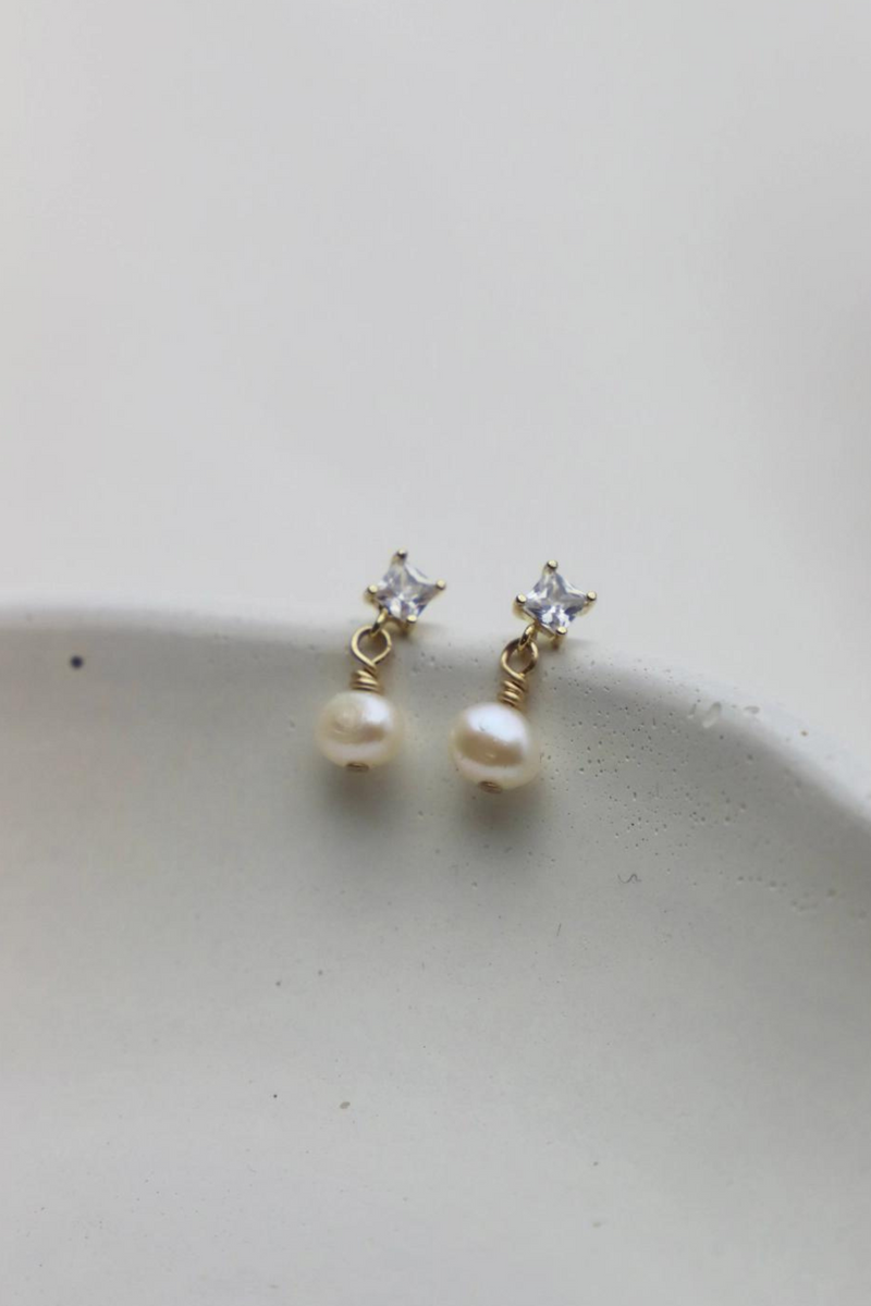 Claire Pearl Studs