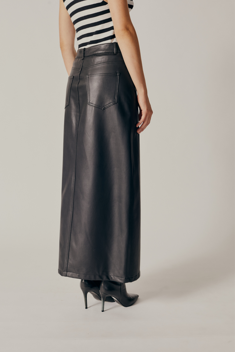 Itea Black Skirt