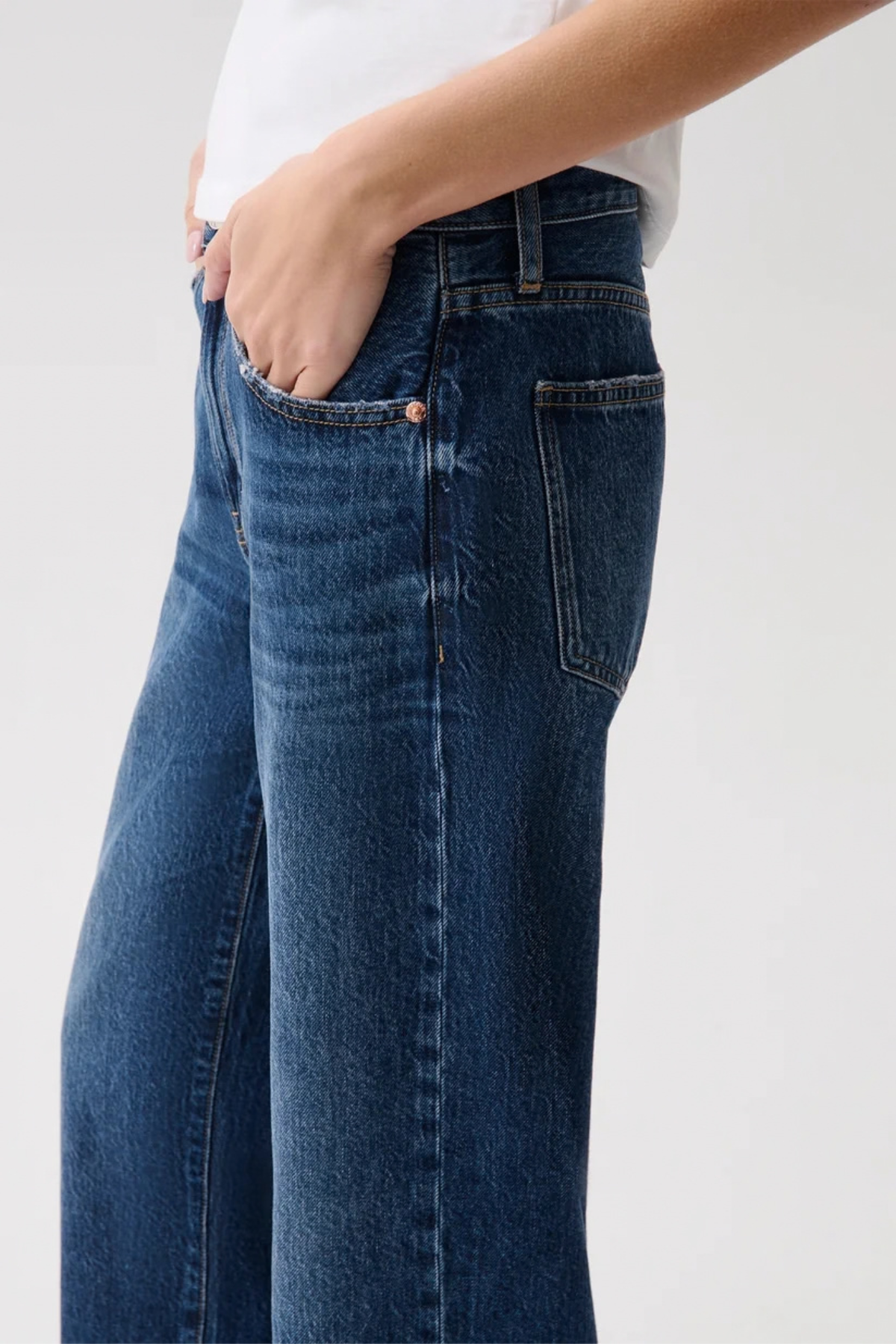 Lexi Moonwave Mid Rise Bowed Straight