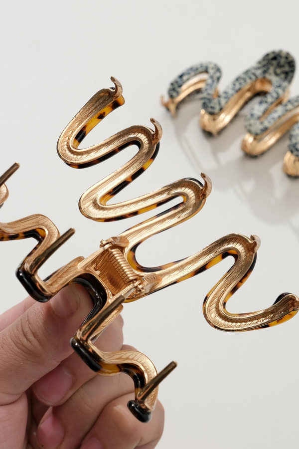 Willow Tortoise Large Squiggle Metal Claw Clip