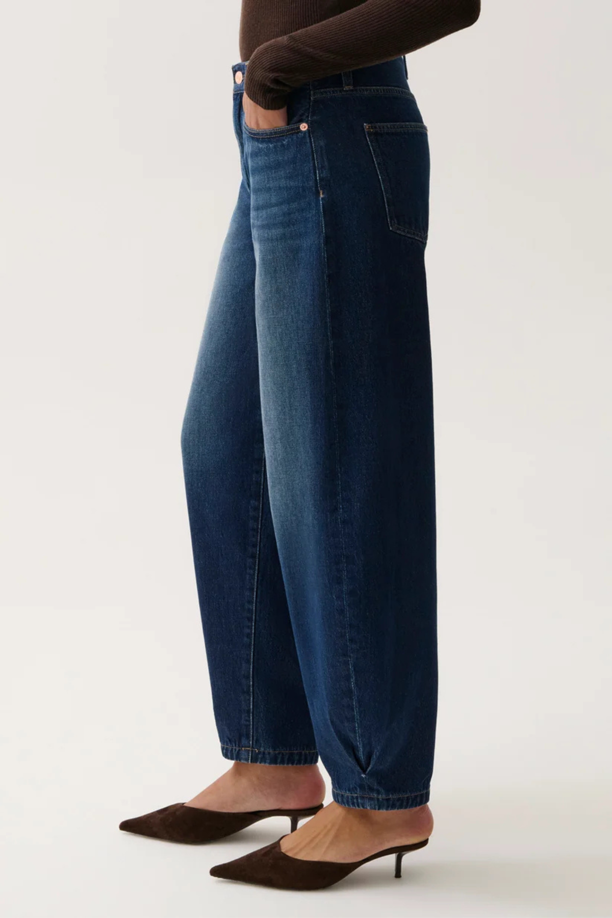 Willow Vega Mid Rise Pleated Barrel