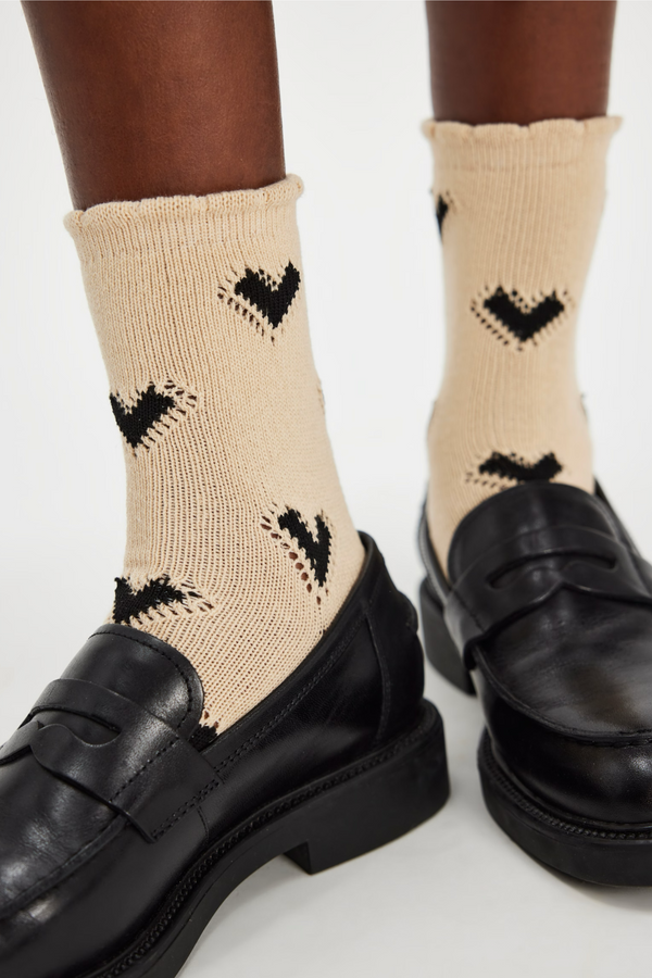 Cupids Bow Brown Socks