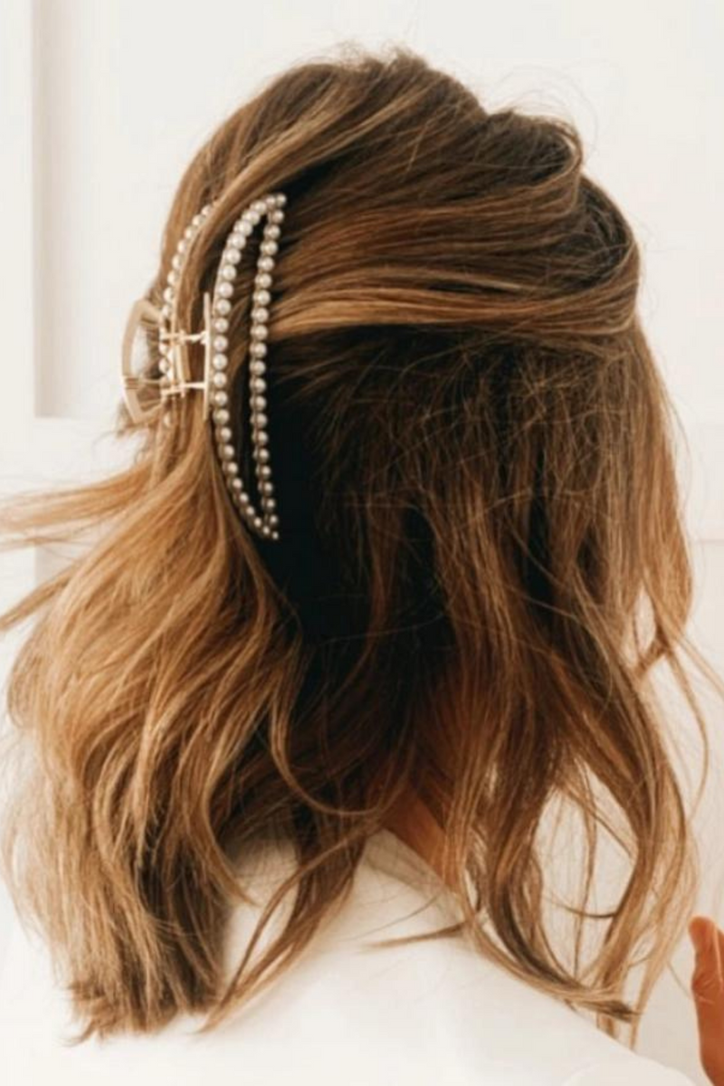 Classic Pearl Hair Claw Clip