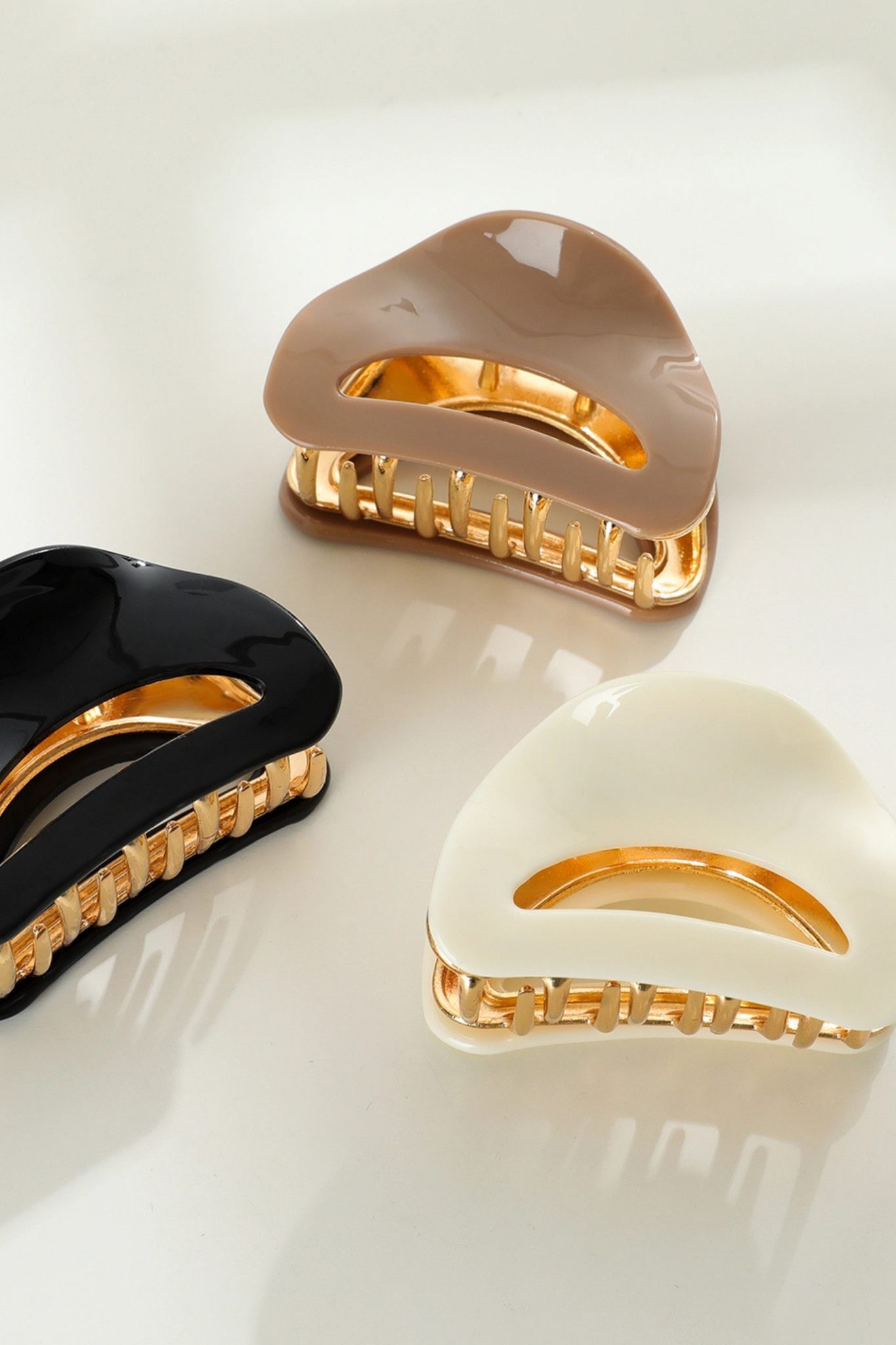 Nadia Toffee Small Arched Claw Clip