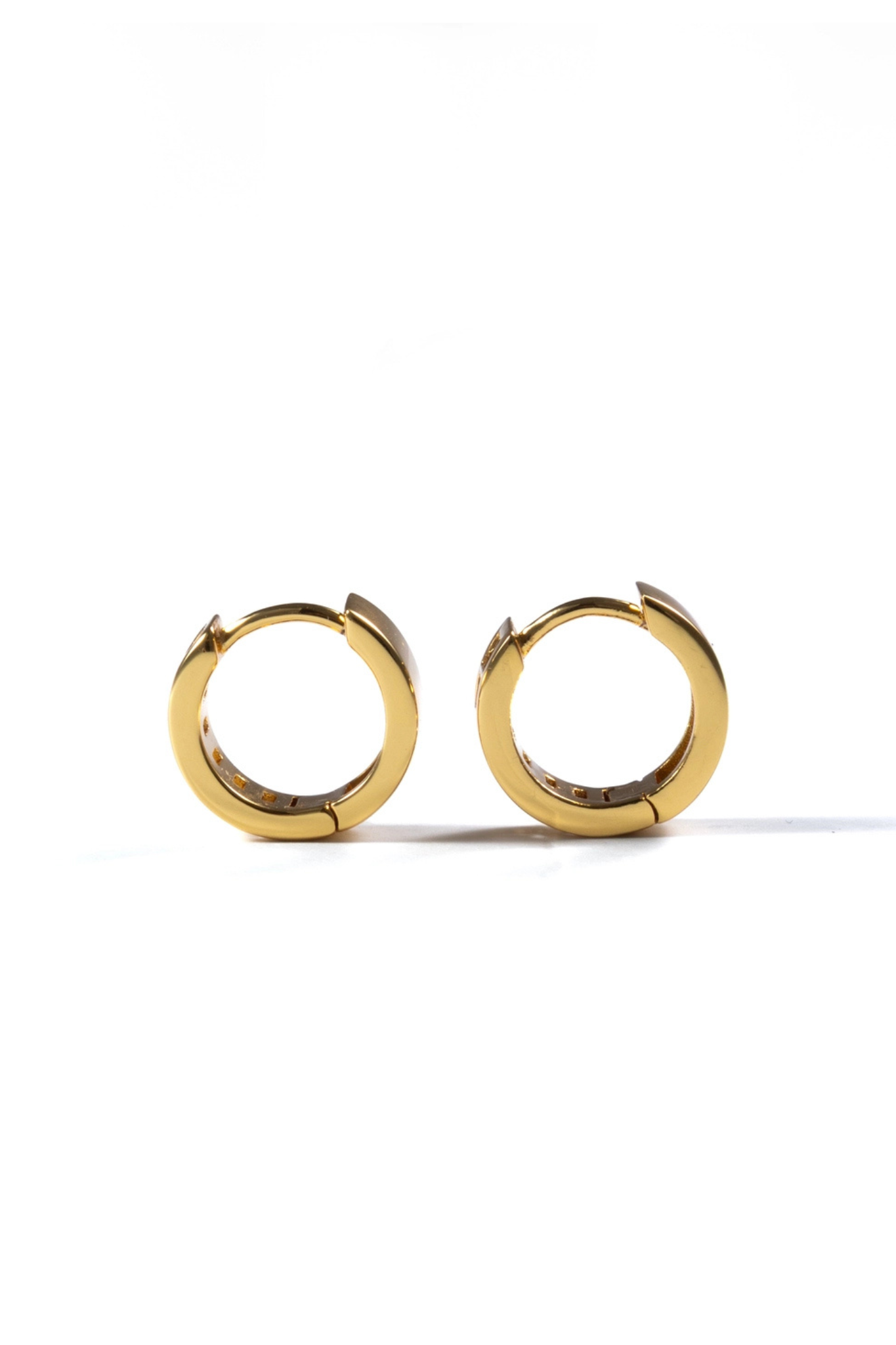 18K Gold Baguette Huggie Earrings