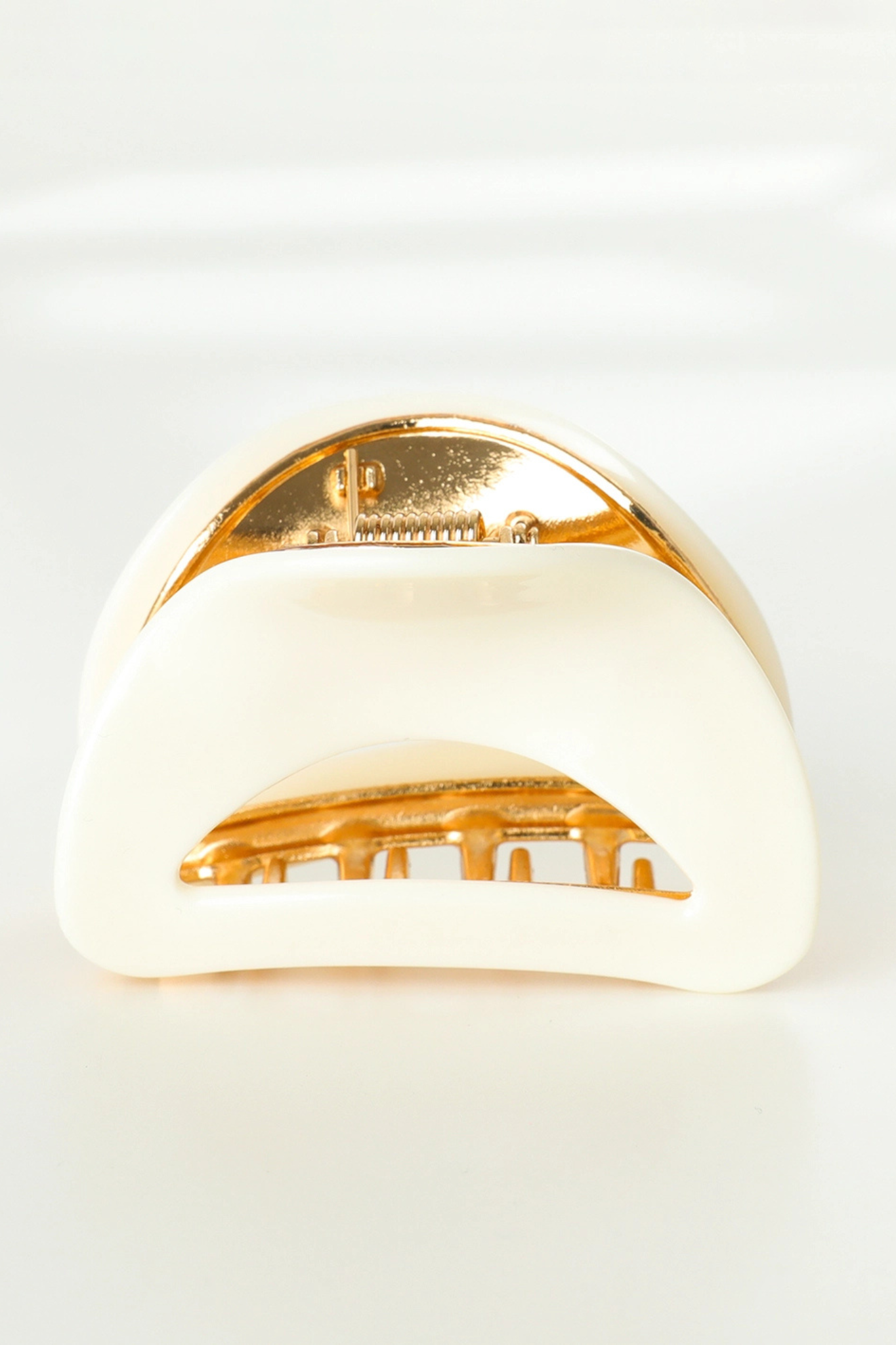 Nadia Ivory Small Arched Claw Clip